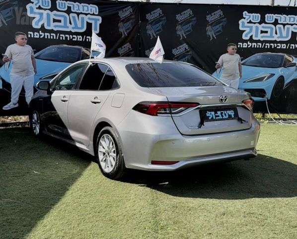 טויוטה קורולה