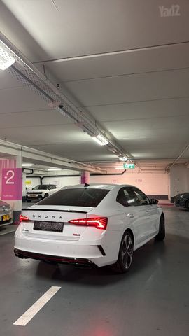 אוקטביה  RS אוט׳ 2.0 (265 כ״ס)