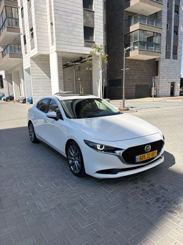 מודעת רכב מאזדה 3