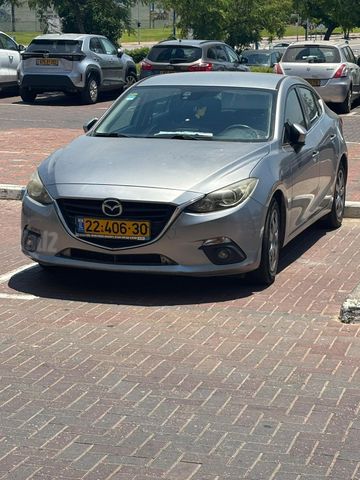 מודעת רכב מאזדה 3