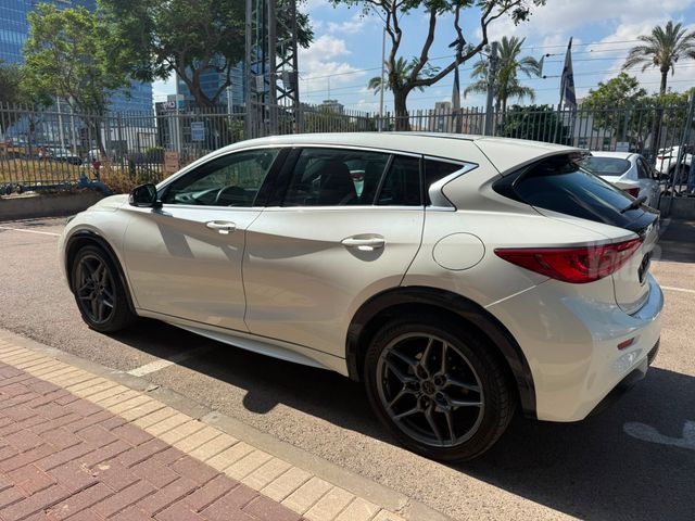 אינפיניטי Q30