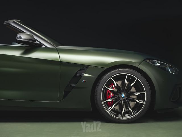 ב מ וו Z4