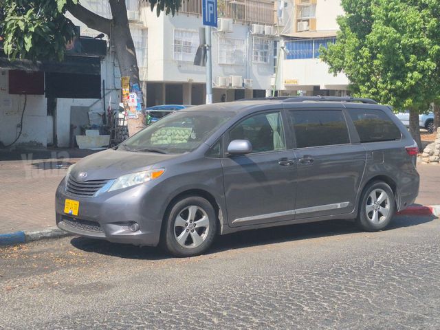 מודעת רכב טויוטה סיינה