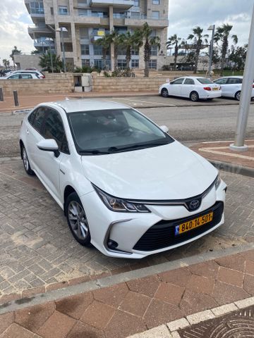 קורולה Style היברידי אוט׳ סדאן 4 דל 1.8 (98 כ״ס)