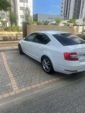סקודה אוקטביה