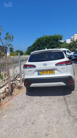 טויוטה קורולה קרוס