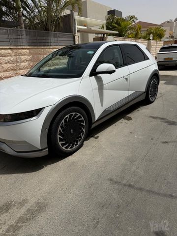 יונדאי איוניק 5