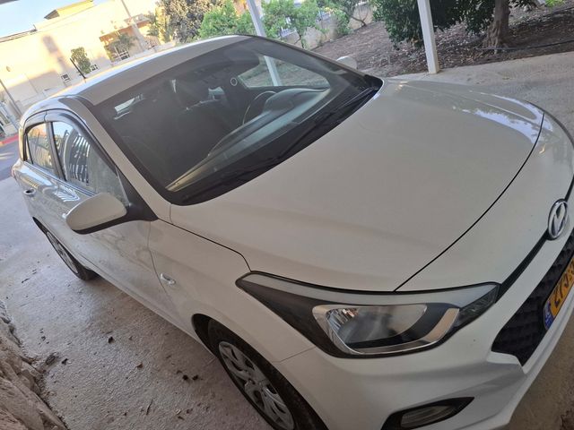 יונדאי i20
