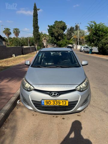 מודעת רכב יונדאי i20