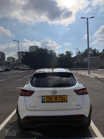 ניסאן ג'וק