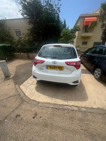 טויוטה יאריס
