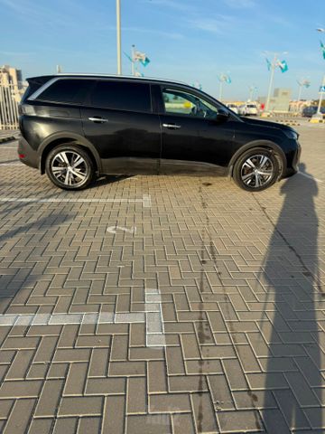 פיג'ו 5008