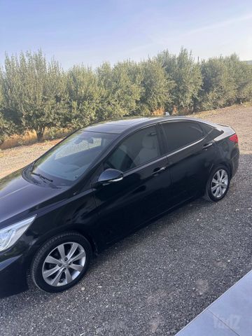 יונדאי אקסנט i25