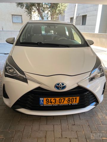 טויוטה יאריס