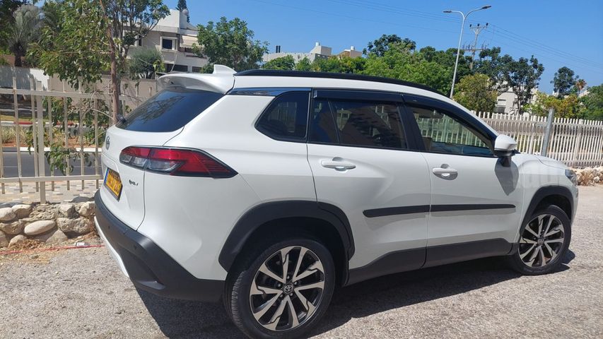טויוטה קורולה קרוס