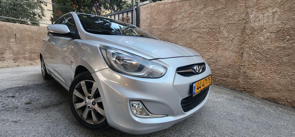 יונדאי אקסנט i25