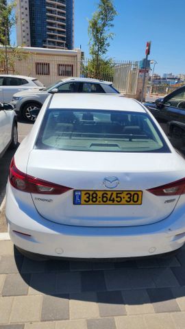 מודעת רכב מאזדה 3