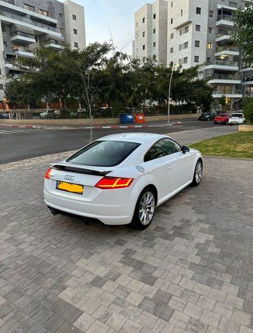 אאודי TT