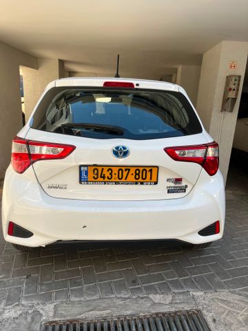 טויוטה יאריס