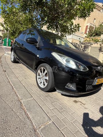 מודעת רכב מאזדה 2