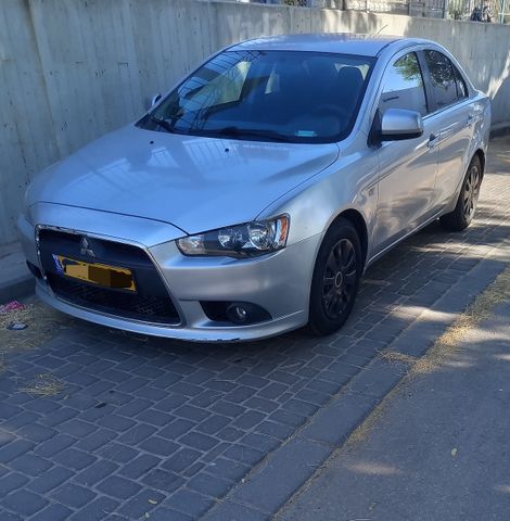 מודעת רכב מיצובישי לנסר