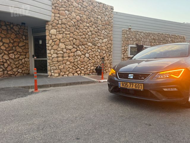 סיאט לאון