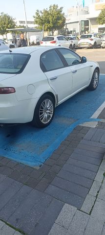 אלפא רומיאו 159