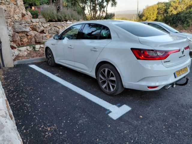 רנו מגאן