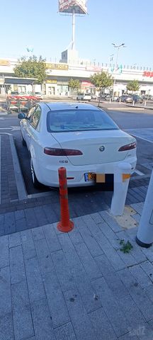 מודעת רכב אלפא רומיאו 159
