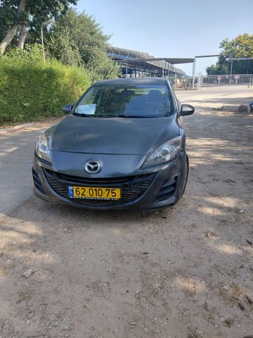 מודעת רכב מאזדה 3