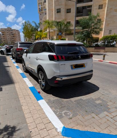 פיג'ו 3008
