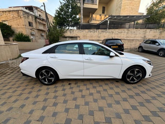 יונדאי אלנטרה