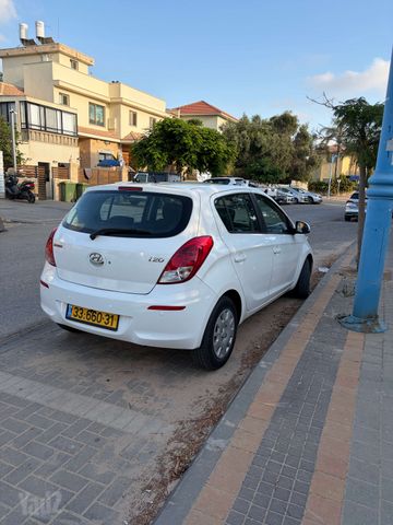 מודעת רכב יונדאי i20