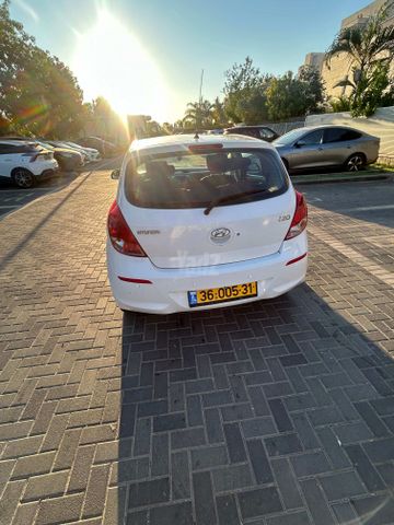 מודעת רכב יונדאי i20