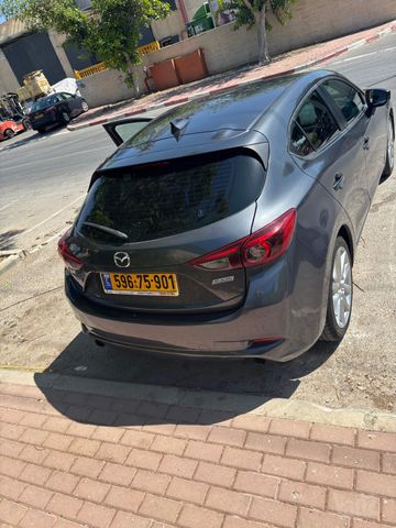 מאזדה 3