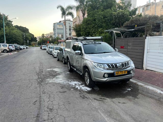 מודעת רכב מיצובישי טרייטון / L200