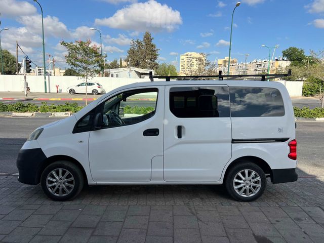 מודעת רכב ניסאן NV200