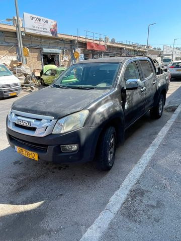 איסוזו די-מקס