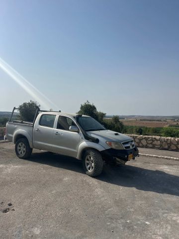 מודעת רכב טויוטה היילקס ויגו