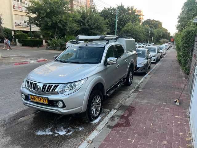 מיצובישי טרייטון / L200