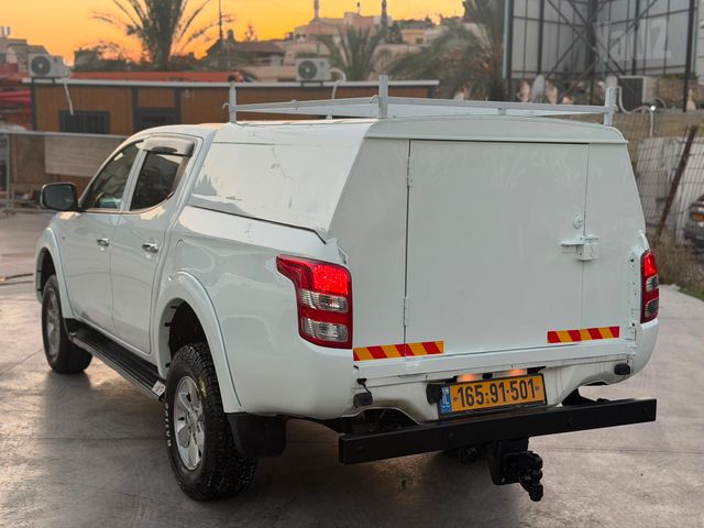 מיצובישי טרייטון / L200