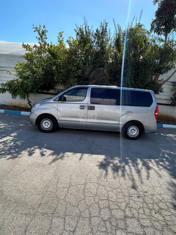 יונדאי H-1 / i800