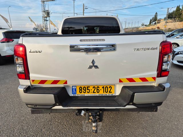 מיצובישי טרייטון / L200
