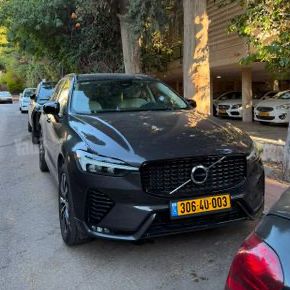 XC60 Plus Dark אוט׳ 2.0 (250 כ״ס)