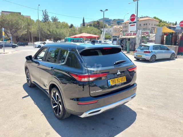 מיצובישי אאוטלנדר