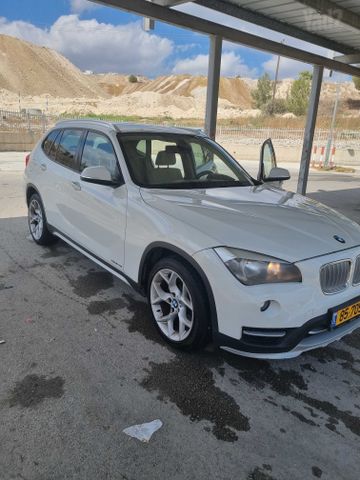 ב מ וו X1