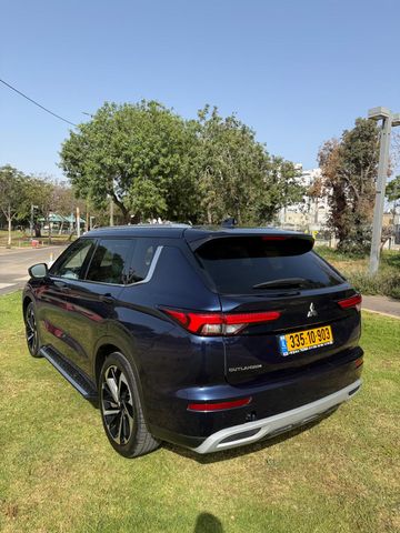 מיצובישי אאוטלנדר