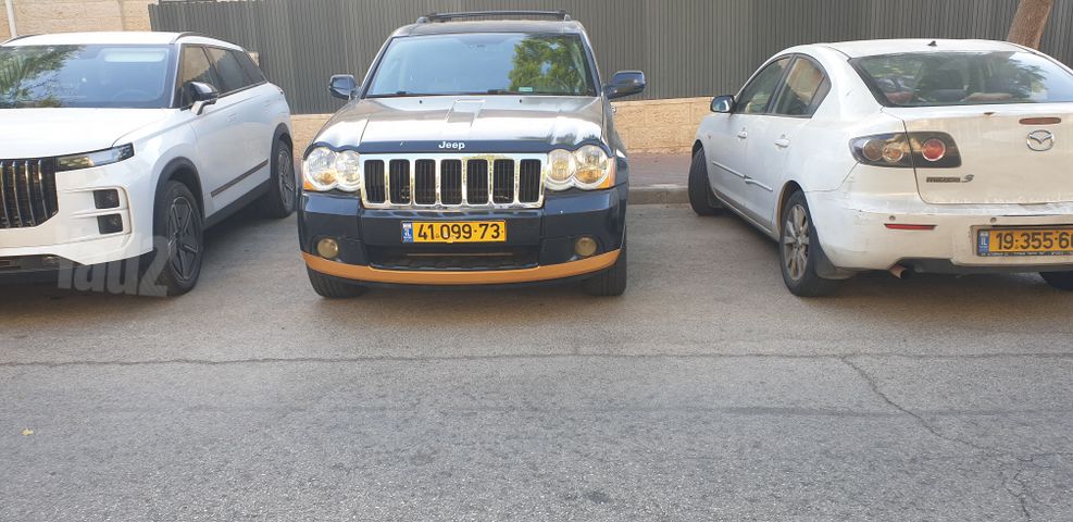 גרנד צ'ירוקי Limited אוט׳ בנזין ג'יפ שטח קשוח 3.7 (209 כ״ס)