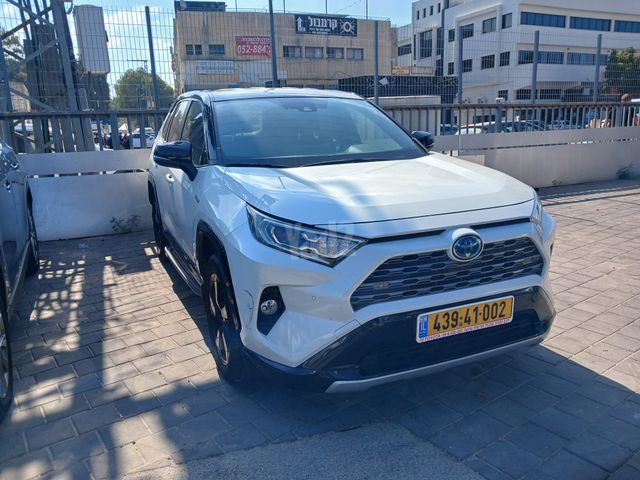 מודעת רכב טויוטה RAV4