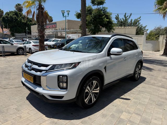 מודעת רכב מיצובישי ASX